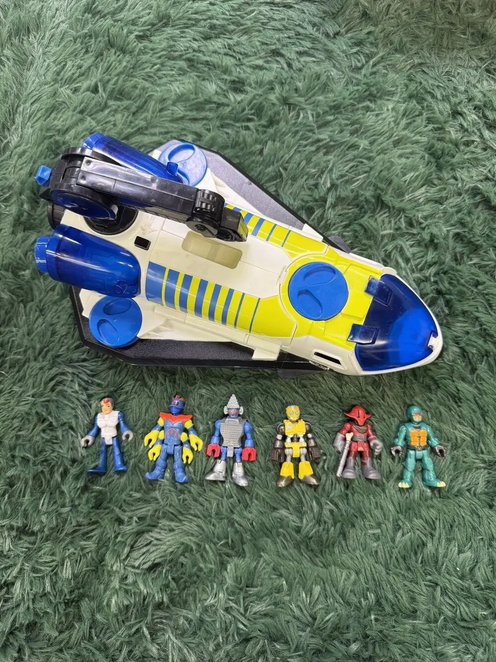 Fisher-Price Imaginext Space Shuttle Vehicle Playset with 6 Action Figures